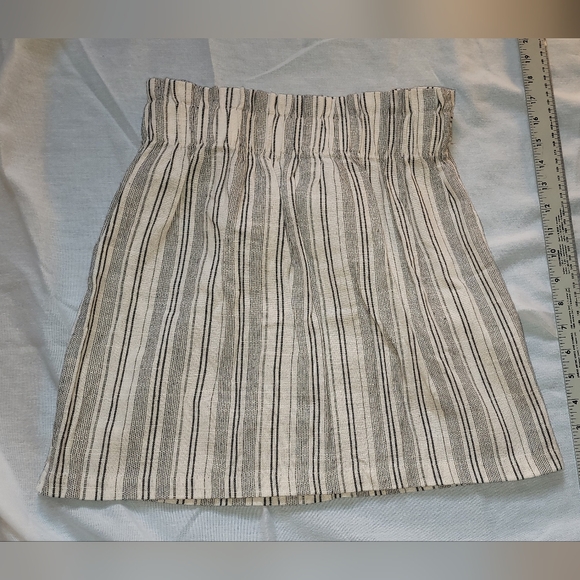 Papaya Skirt, Size S, Tan and Black - Picture 3 of 3